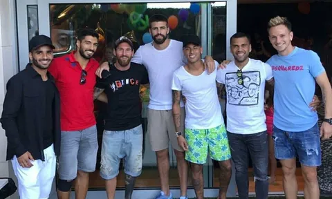Giữa 'tâm bão', Neymar trở lại Barca, tái ngộ Messi, Suarez