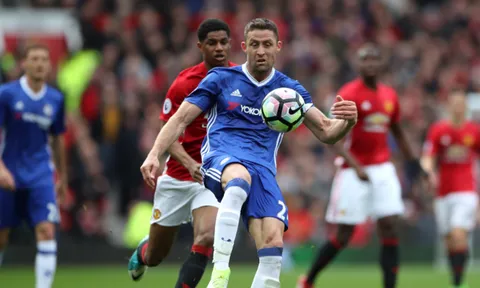 Giúp Lingard ở tình huống Herrera ghi bàn, Cahill bị 'ném đá' tơi bời