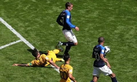 Griezmann đi vào lịch sử World Cup với bàn thắng vào lưới Australia