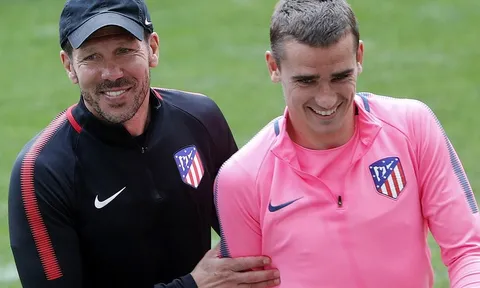 Griezmann "thân mật" với Diego Simeone trước tin đồn ra đi
