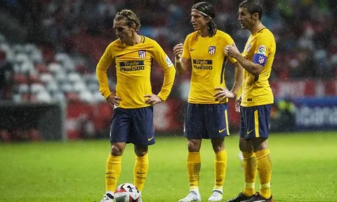 Griezmann và các đồng đội 'tịt ngòi' trong ngày mưa tầm tã tại Mexico
