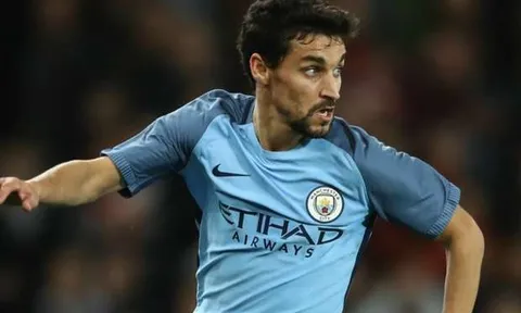 Guardiola bất ngờ gia hạn với Navas
