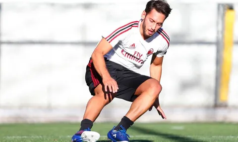Hakan Calhanoglu thể hiện ra sao trước Crotone?