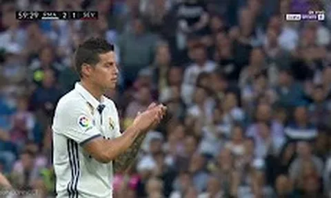 Hàng nghìn CĐV đứng dậy chào tạm biệt James Rodriguez