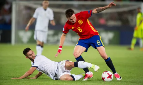 Hàng phòng ngự kỉ luật U21 Italia bất lực trước Saul Niguez