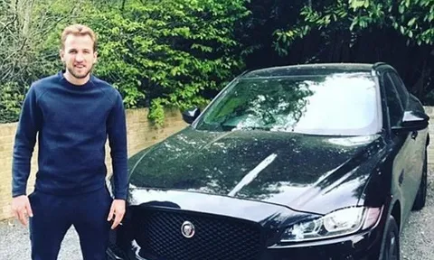 Harry Kane khoe xe chiếc Jaguar mới cóng