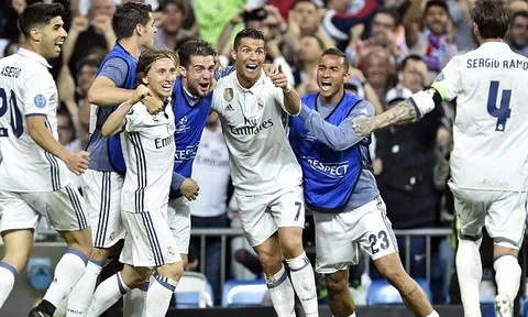 Hat-trick của Ronaldo giúp Real nhấn chìm Hùm xám