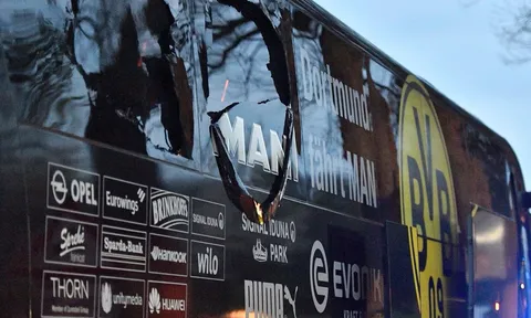 HẬU KHỦNG BỐ tại Dortmund: Thế giới đồng cảm, CĐV Dortmund hành động đẹp