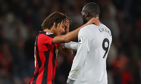 Hậu vệ Bournemouth 'sốt' nặng trước sức mạnh của Lukaku