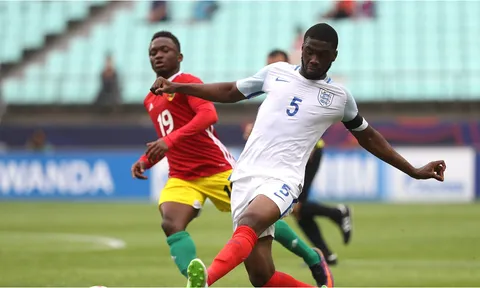 Hậu vệ Chelsea "troll" thủ môn Man United, U20 Anh chia điểm đáng tiếc trước Guinea