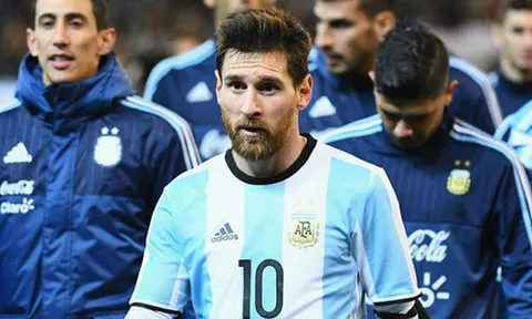 Hãy để thiên tài Lionel Messi chơi bóng