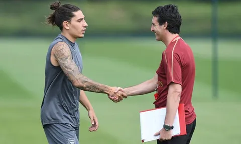 Bellerin tiết lộ điểm khác biệt giữa Wenger và Emery
