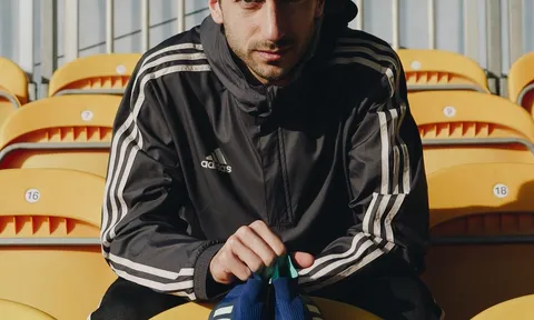 Henrikh Mkhitaryan chất lừ với vũ khí mới