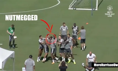 Henrikh Mkhitaryan xỏ háng đàn em Marcus Rashford