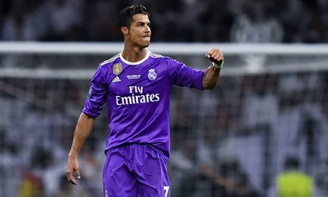 Không có tiền, đội bóng Đức vẫn mời chào Ronaldo và Ibra
