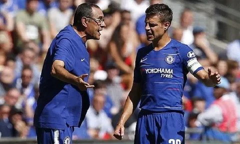 Hết chất vấn trọng tài, lại quay sang "chỉ trích" học trò, Sarri trở thành điểm đen của Chelsea