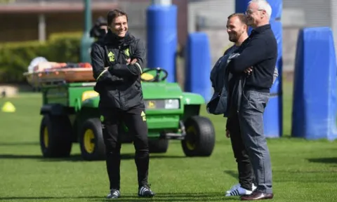 Hết dự khán, Ranieri lại tới tận sân tập để học hỏi Conte
