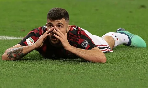 Highlights: AC Milan 0-1 Benevento (Vòng 34 Serie A)