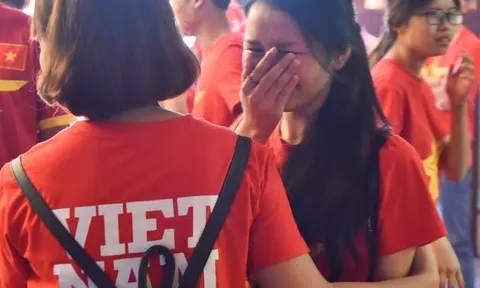 CĐV tại Hà Nội rơi nước mắt trong ngày U20 Việt Nam chia tay World Cup