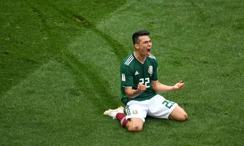 Bắn hạ cỗ xe tăng Đức: Hirving Lozano là ai mà M.U, Liverpool thèm khát?