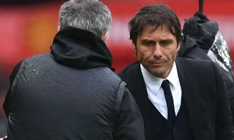 HLV Conte ngụ ý trọng tài giúp M.U, báo hại Chelsea