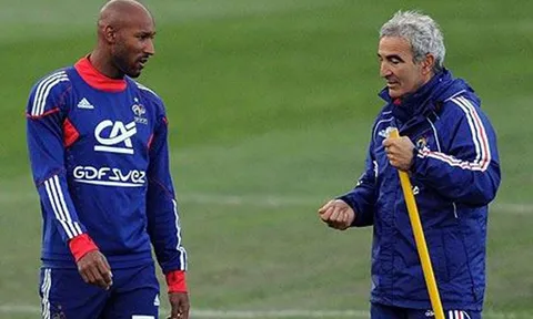 HLV Domenech tiết lộ vụ cãi vã với Anelka ở World Cup 2010