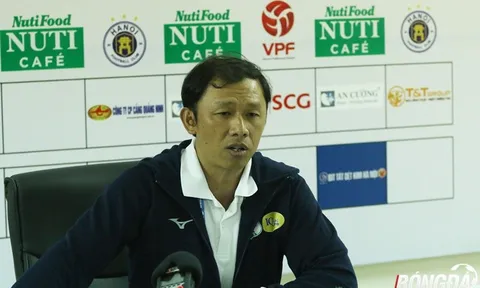 HLV Dương Minh Ninh: Tôi không bàn về trọng tài, CĐV phản ứng là bình thường
