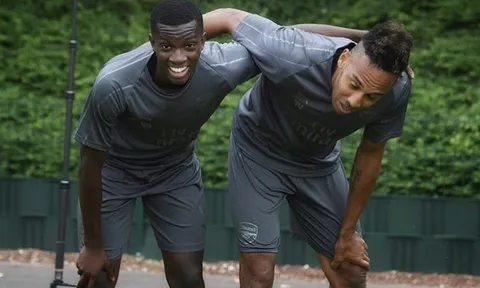 HLV Emery khiến Aubameyang 'thừa sống thiếu chết'