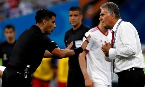 HLV Iran chỉ trích công nghệ VAR trong tình huống Ronaldo thoát thẻ đỏ