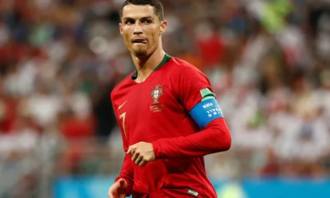HLV Santos: ‘Để Ronaldo một mình chơi bóng, Bồ Đào Nha sẽ thất bại’