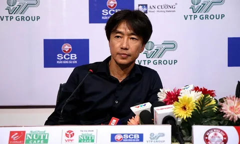 HLV Toshiya Miura bác bỏ tin đồn về chân sút từ Bundesliga
