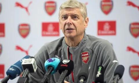 HLV Wenger gây sốc trong buổi họp báo cuối cùng ở Arsenal