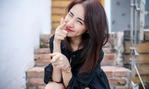 Hòa Minzy phấn khích khi hết bị fan Man Utd 'gọi hồn'