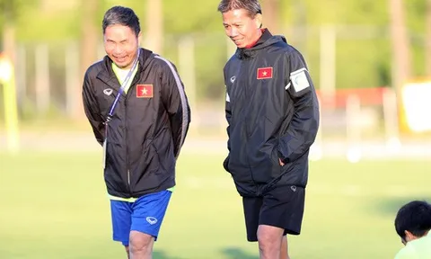 HLV Hoàng Anh Tuấn "đắt sô"