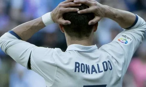 Hơn 8 năm, Ronaldo mới tệ thế này
