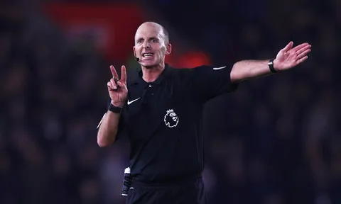 Hung thần Arsenal bắt trận mở màn gặp Leicester