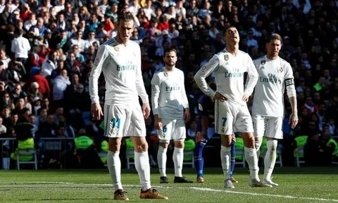 Hướng tới Siêu kinh điển: Khi danh dự chẳng còn quan trọng với Zizou