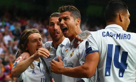 Hủy diệt Atletico, Ronaldo chỉ cầu xin fan Real Madrid điều này