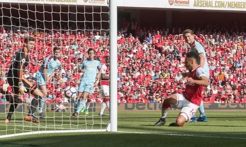 Hủy diệt Burnley, Arsenal có trận tri ân hoàn hảo với Wenger