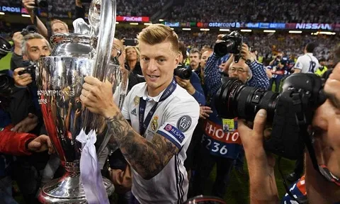 Huyền thoại Bayern 'khuyên' Toni Kroos giải nghệ