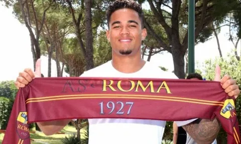 Huyền thoại Kluivert tiết lộ lý do con trai từ chối Man Utd