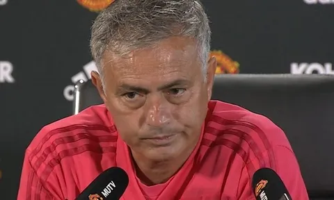 Huyền thoại M.U "thấu cảm" Mourinho về vấn đề chuyển nhượng
