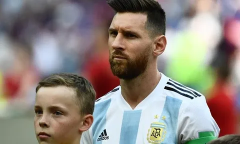 Huyền thoại World Cup chỉ trích Messi và Sampaoli