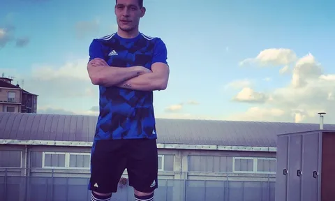 Huyền thoại Zola: Chelsea hãy mua Belotti "ngay và luôn"!