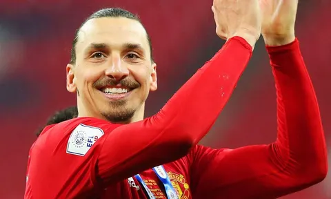 Ibra đang 'gánh' cả Manchester United