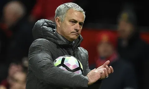 Ibra: "Đội hình Man Utd như thế này, Mourinho làm vậy đã là quá giỏi"