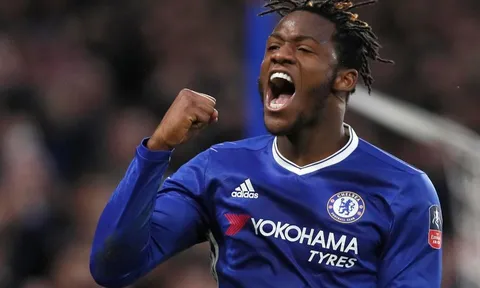 Ủng hộ Ibrahimovic, Batshuayi bị xua đuổi ở Chelsea