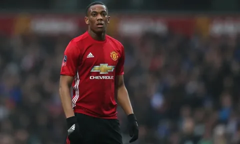 Ibrahimovic chấn thương là cơ hội vàng cho Martial