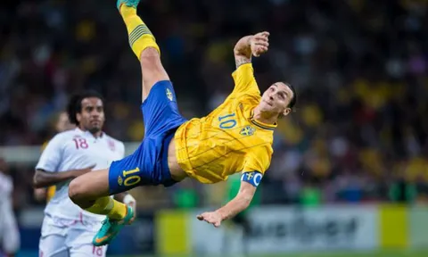 Ibrahimovic thách Ronaldo 'copy' được siêu phẩm của mình