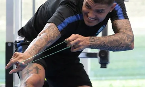 Icardi cực kì tinh nghịch trong ngày Inter hội quân